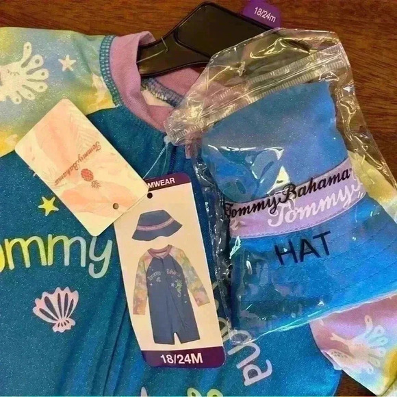 NWT Tommy Bahama Baby Toddler Girl 2-Piece Swimsuit Swim Hat Set 18-24 Months - Picture 4 of 7